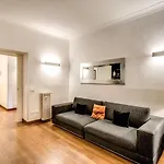 Holiday Apartment Bernini Near The Trevi Fountain - 4 Bedroom