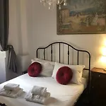 Roman Apartment In Trastevere