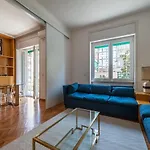 Sapienza & Villa Borghese Comfy Apartment