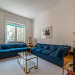 Sapienza & Villa Borghese Comfy Apartment