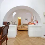Pantheon Apartment With Private Terrace