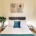 Lovely 2 Bedroom Apartment By Yourhost