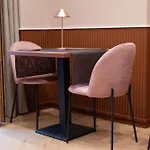 Flat Urban Suites