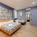 Helle Hus Guest House - 200M From Piazza Bologna Metro And 10 Minutes From The Colosseum