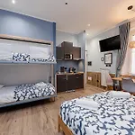 Helle Hus Guest House - 200M From Piazza Bologna Metro And 10 Minutes From The Colosseum