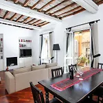 Pantheon Square Family Apartment