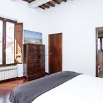 Pantheon Square Family Apartment