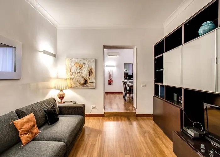 Holiday Apartment Bernini Near The Trevi Fountain - 4 Bedroom