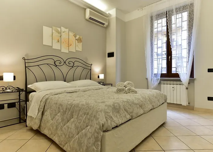Classic Apartment In Re Di Roma Near The Metro