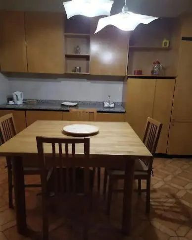 Appartamento Confortevole, Con Parcheggio Gratuito