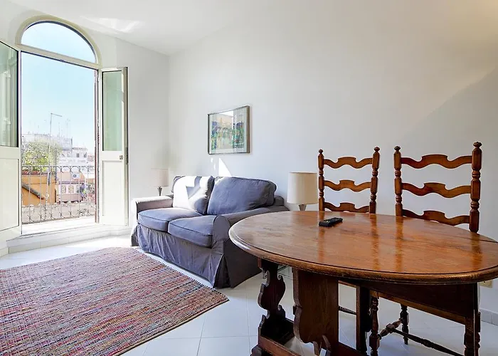 Ht Boccaccio Apartment