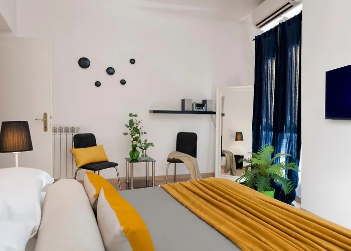 Grotte&Grottino, 2 Next Door Apt In Campo De Fiori