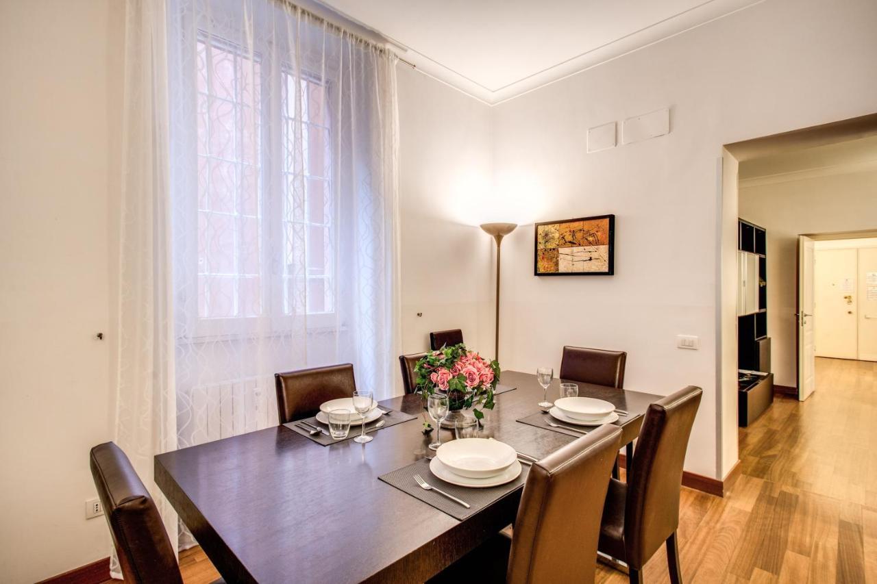 Bernini Near The Trevi Fountain - 4 Bedroom Apartment