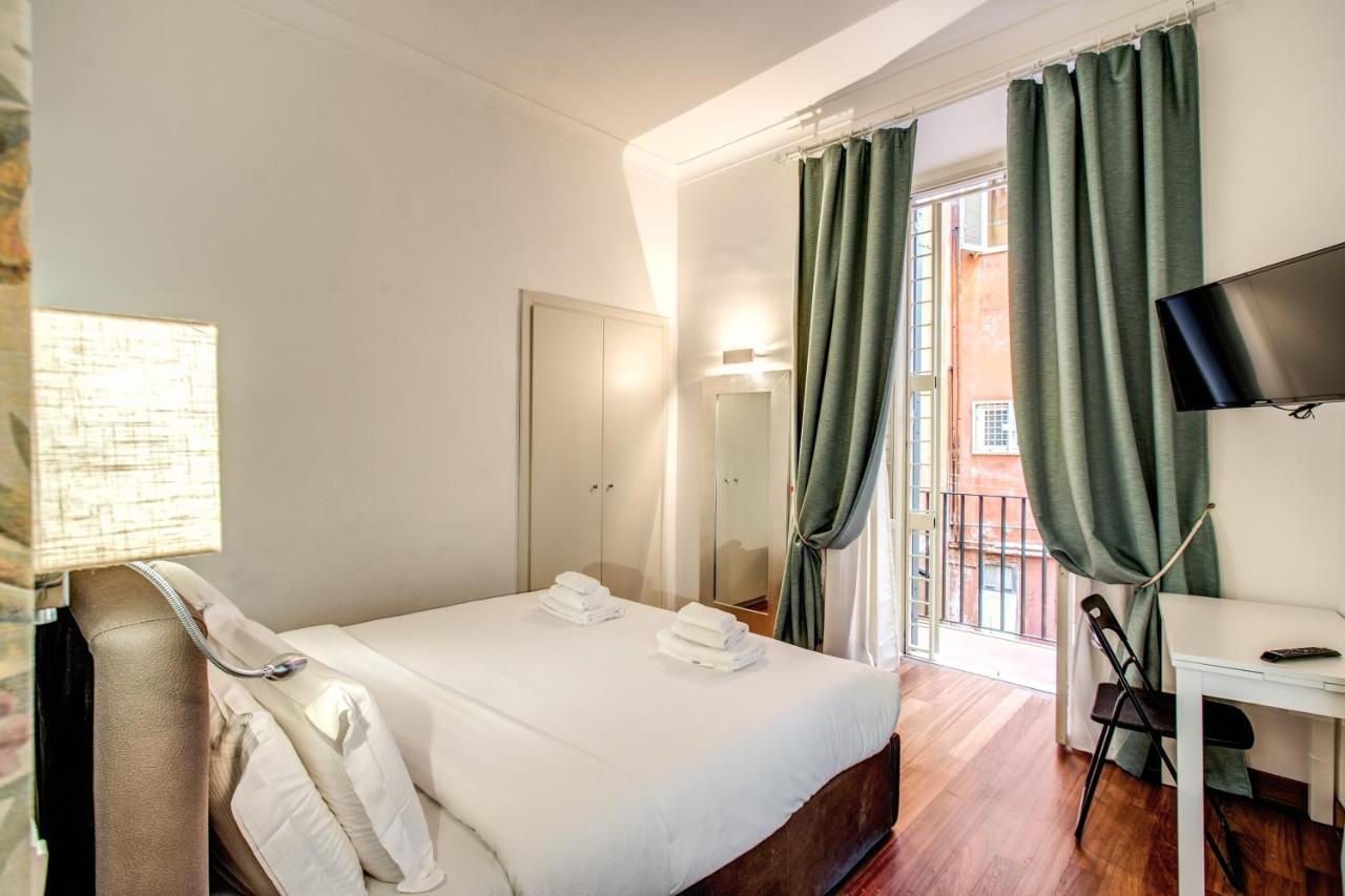 Bernini Near The Trevi Fountain - 4 Bedroom Rom