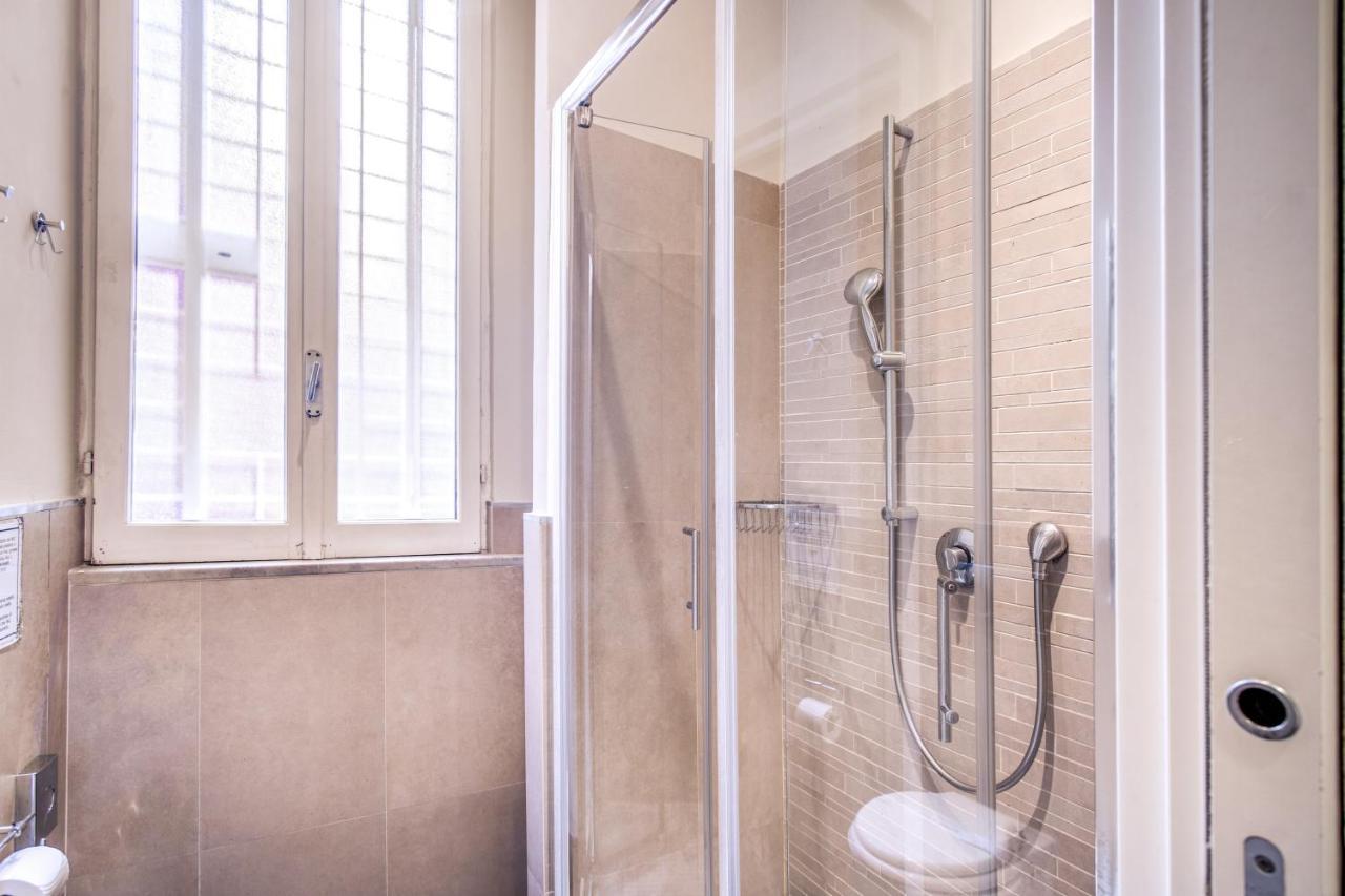 Bernini Near The Trevi Fountain - 4 Bedroom Apartment *
