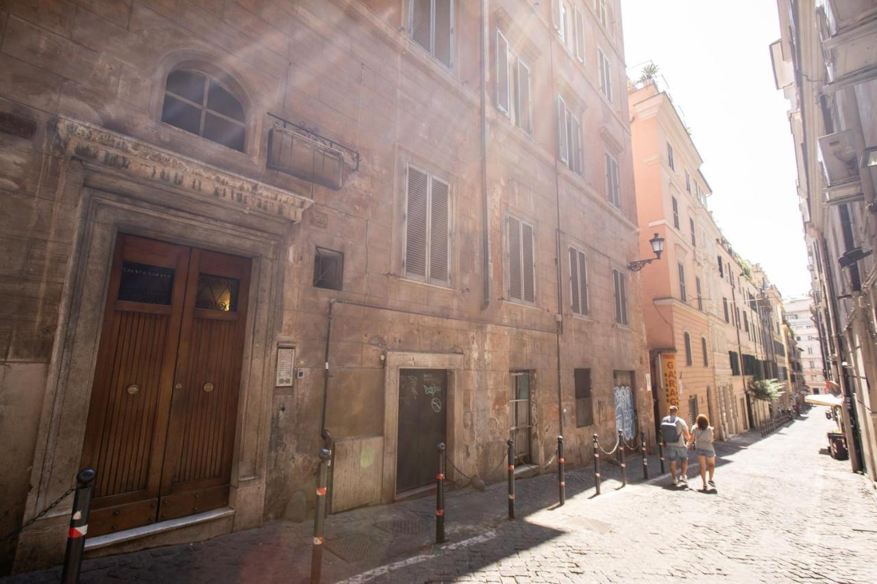 Bernini Near The Trevi Fountain - 4 Bedroom Rom