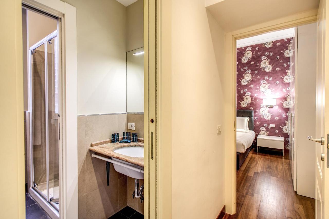 Bernini Near The Trevi Fountain - 4 Bedroom Apartment *