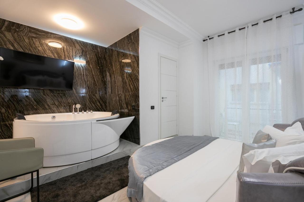 Gregorio Vii Luxury San Damaso Hotel