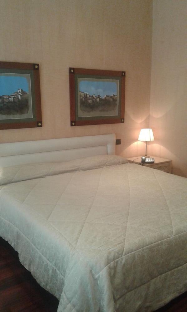 Hotell Colosseo 2*