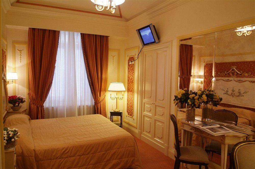 Champagne Palace 4*