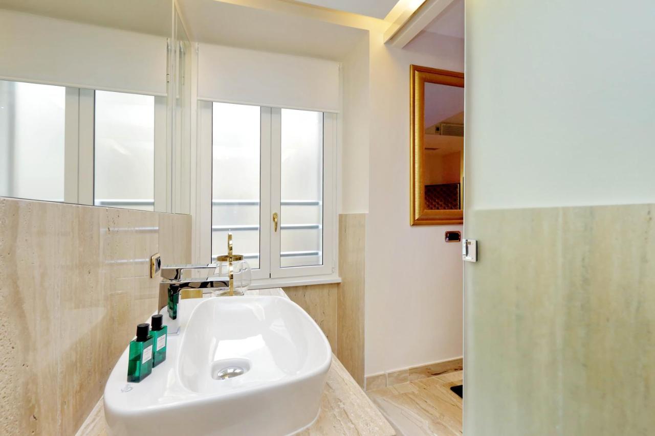Trevi Diamond Luxury Suites & Jacuzzi * Rom