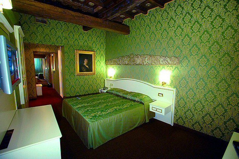 Residenza Canova Tadolini - Gjestgiverier