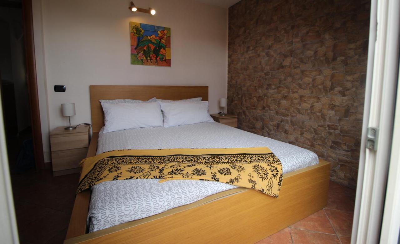 Sunny Attico Con Jacuzzi, Terrazzo E Fibra Leilighet