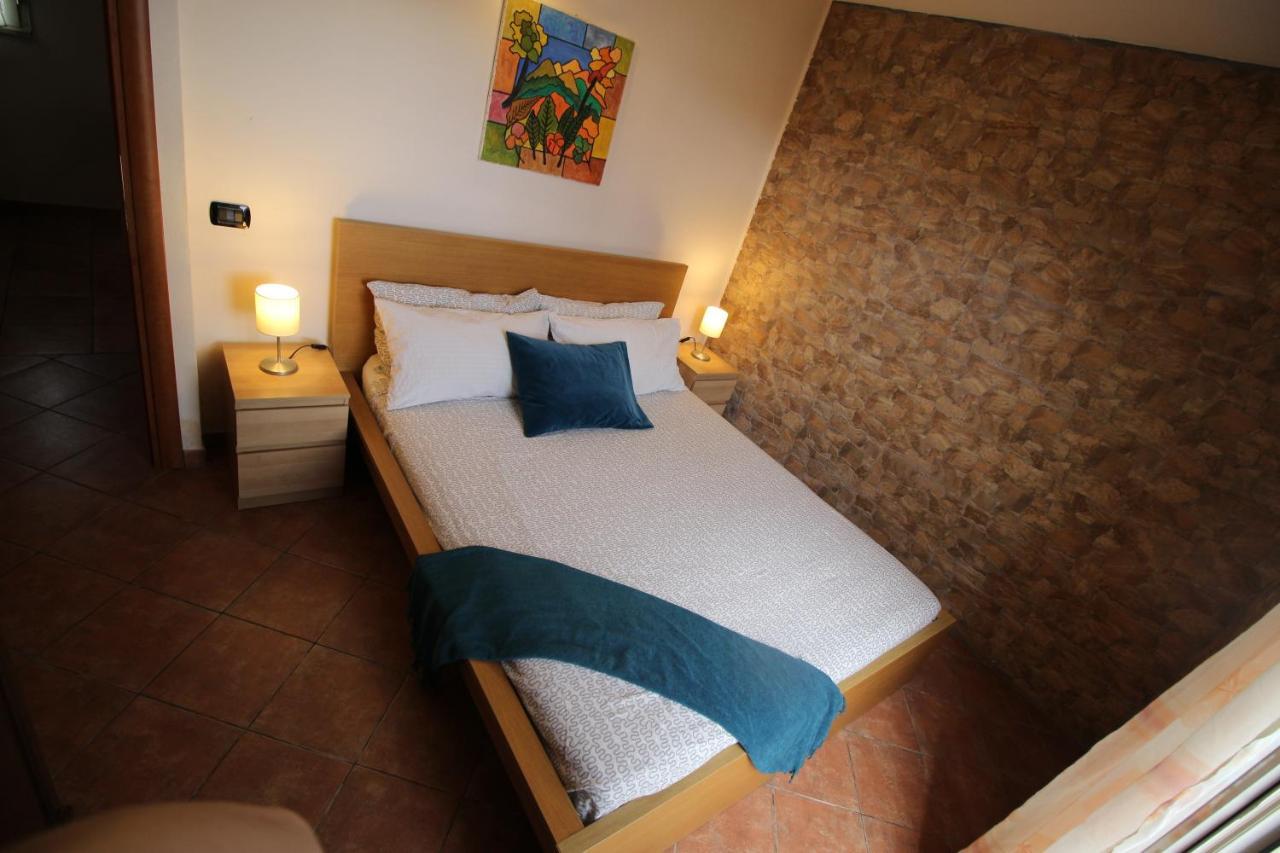 Leilighet Sunny Attico Con Jacuzzi, Terrazzo E Fibra
