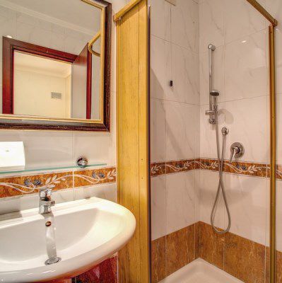 Picasso Hotel *