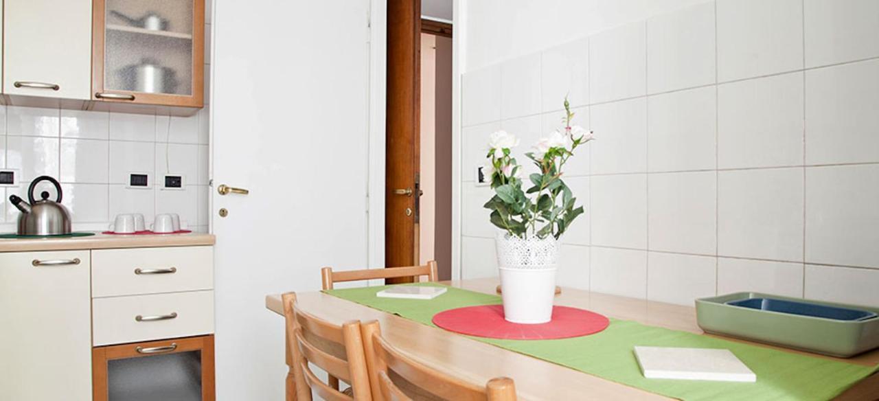 Kamchu Apartments: Ada Pensión *