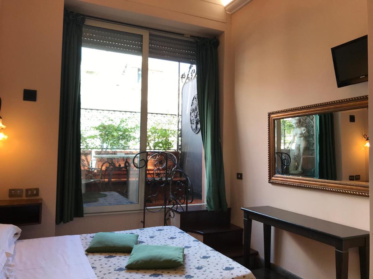 Okapi Hotel *
