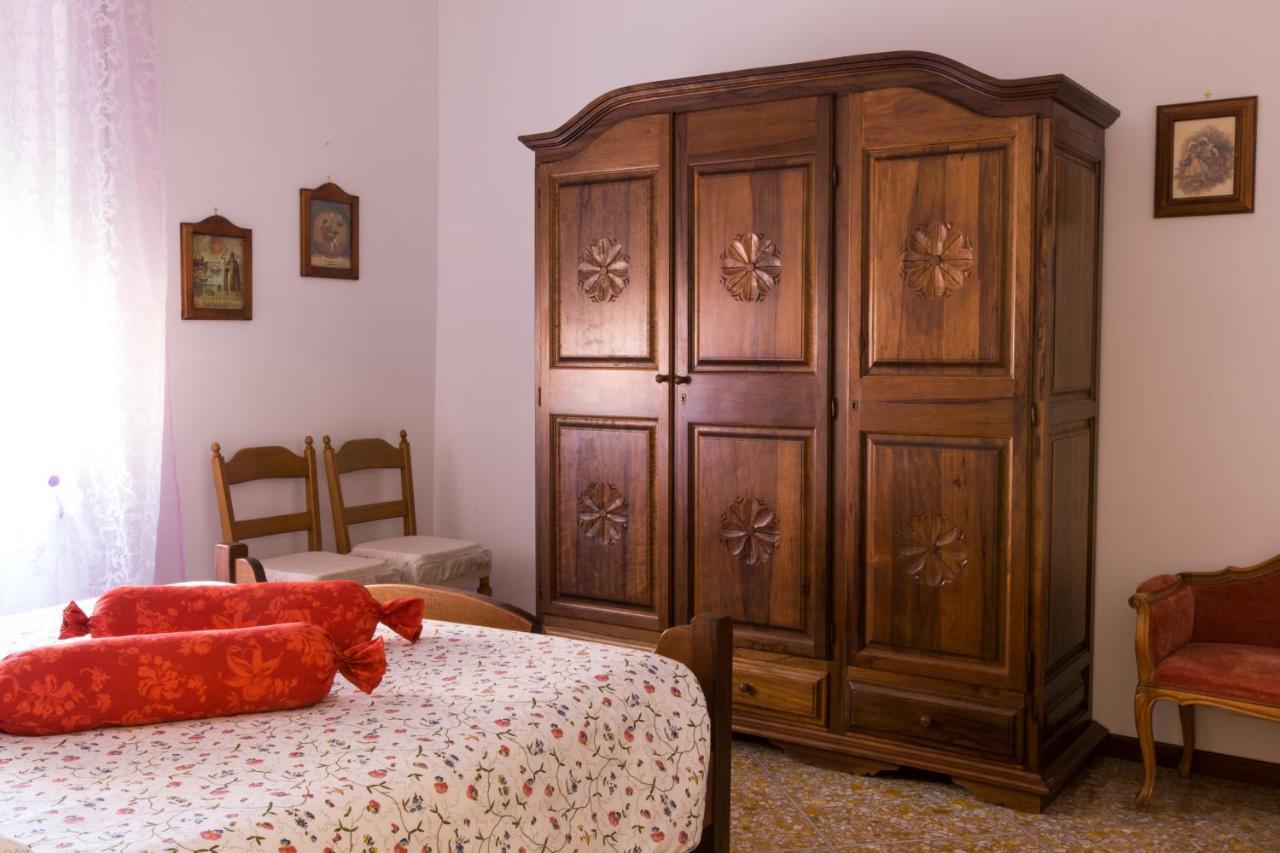 Apartment near VATICAN AND OSPEDALE PEDIATRICO BAMBINO GESÙ GARAGE INCLUDED IN THE PRICE Appartamento Roma