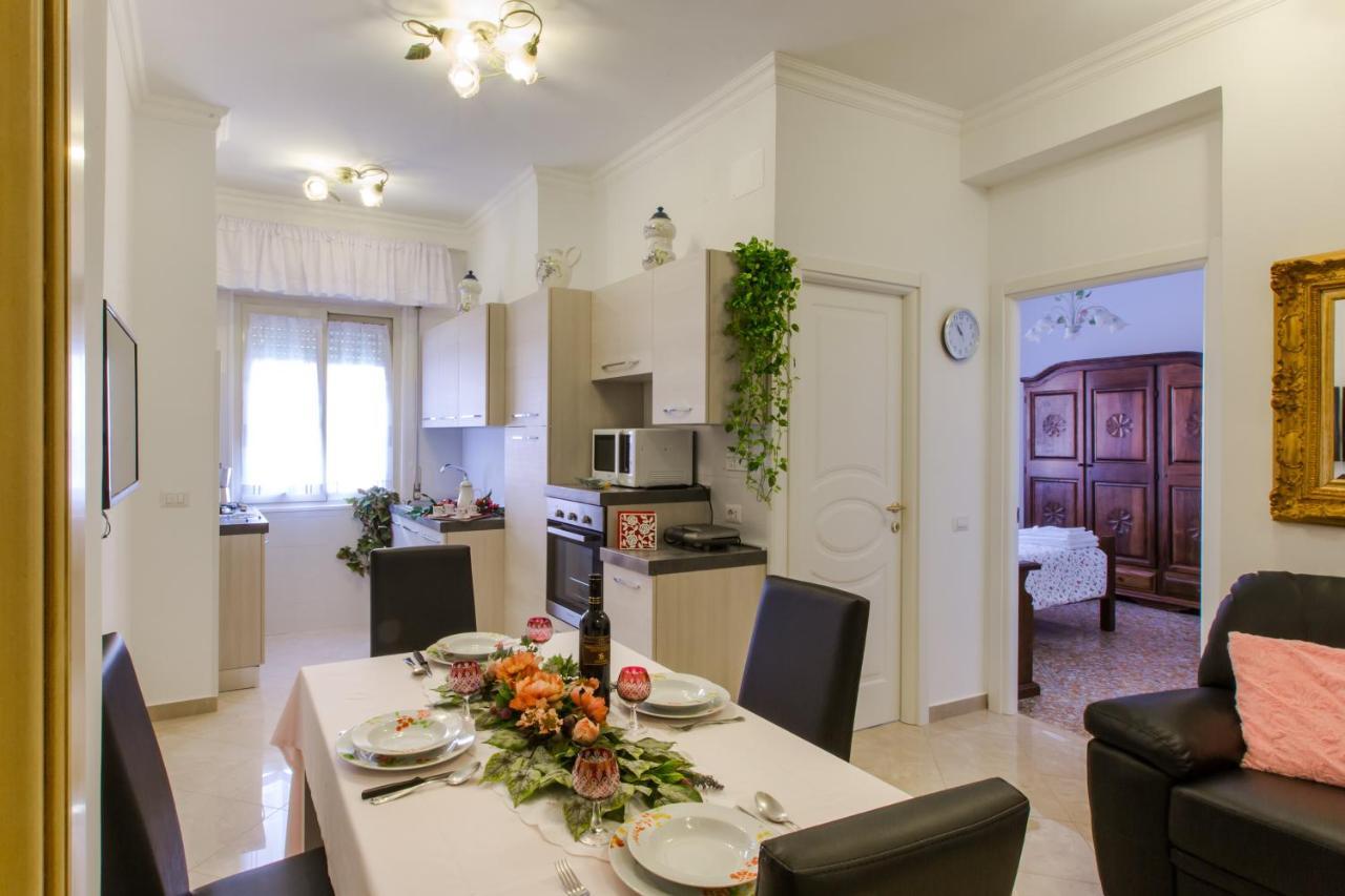 Apartment near VATICAN AND OSPEDALE PEDIATRICO BAMBINO GESÙ GARAGE INCLUDED IN THE PRICE Appartamento *