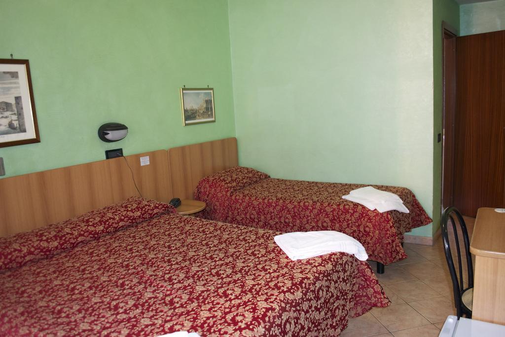 Hotel Ferrarese Roma
