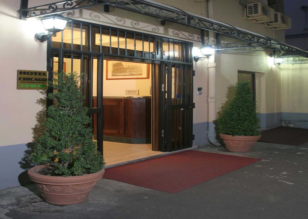 Chicago Hotel 2*