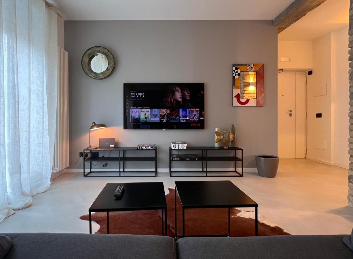 Romeasyoulike - Magenta Loft * Roma