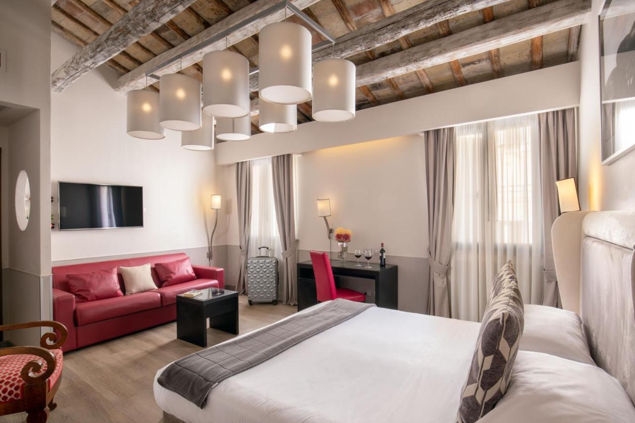 Condotti Palace Hotell