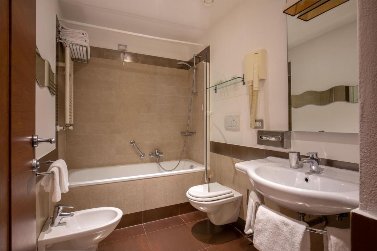 Condotti Palace Hotell