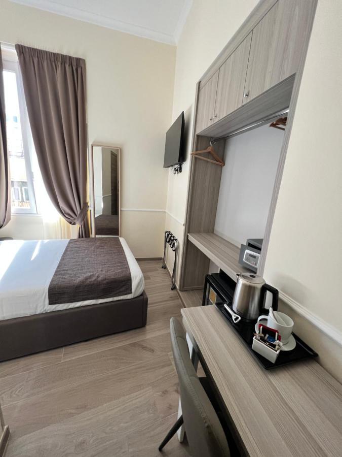 Le Petit Hotel