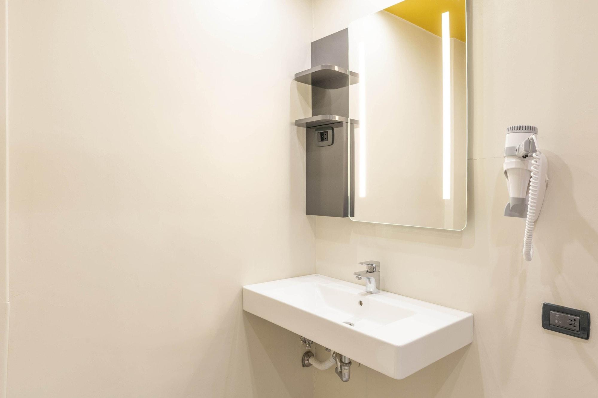 Tuscolana San Giovanni 3*