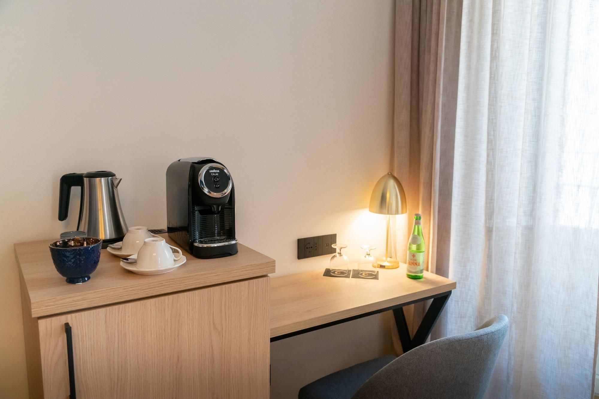 9hotel Cesari Hotell