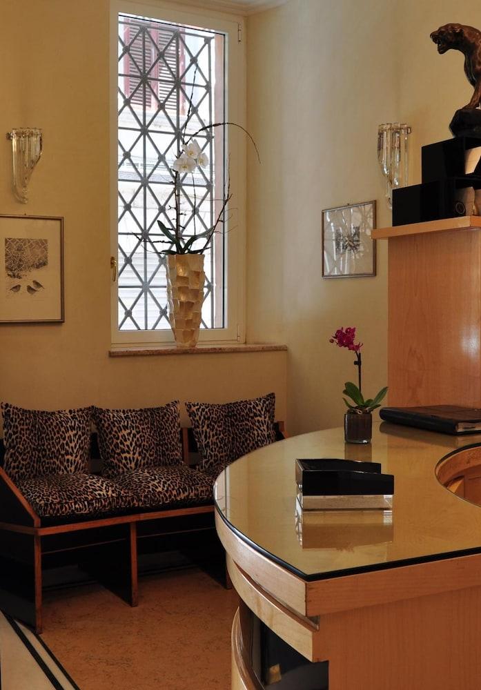 Gregoriana Hotel 3*