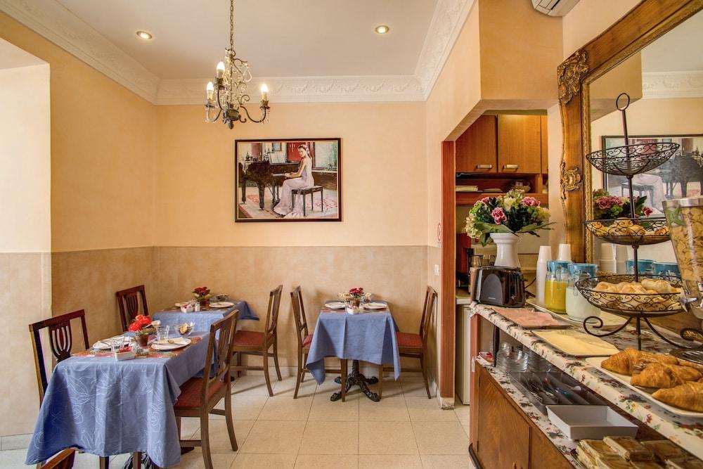 Caravaggio Hotell 3*