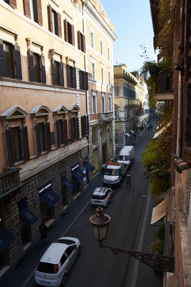 Acomodação com café da manhã  Condotti 29 Roma