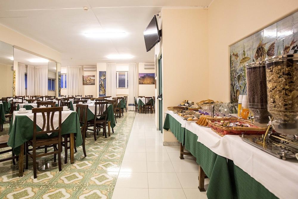 Istituto Piccole Ancelle Di Cristo Re 3* Roma