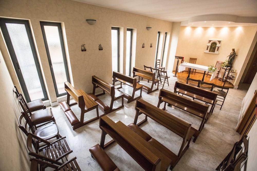 Istituto Piccole Ancelle Di Cristo Re Affittacamere Roma
