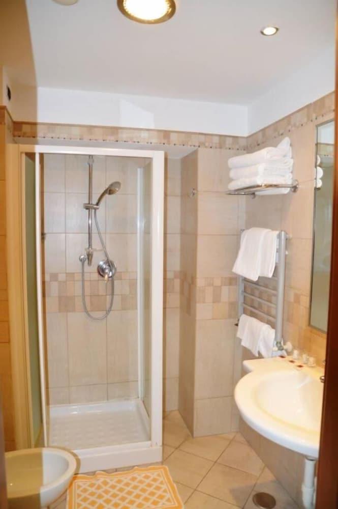 Hotel Moscatello 2*