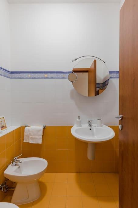 Cinecitta Incantevole E Moderno 2+2+1 Ac Wifi Apartment Rom
