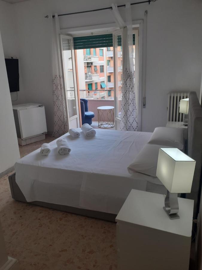 St. Peter House Pensión Roma