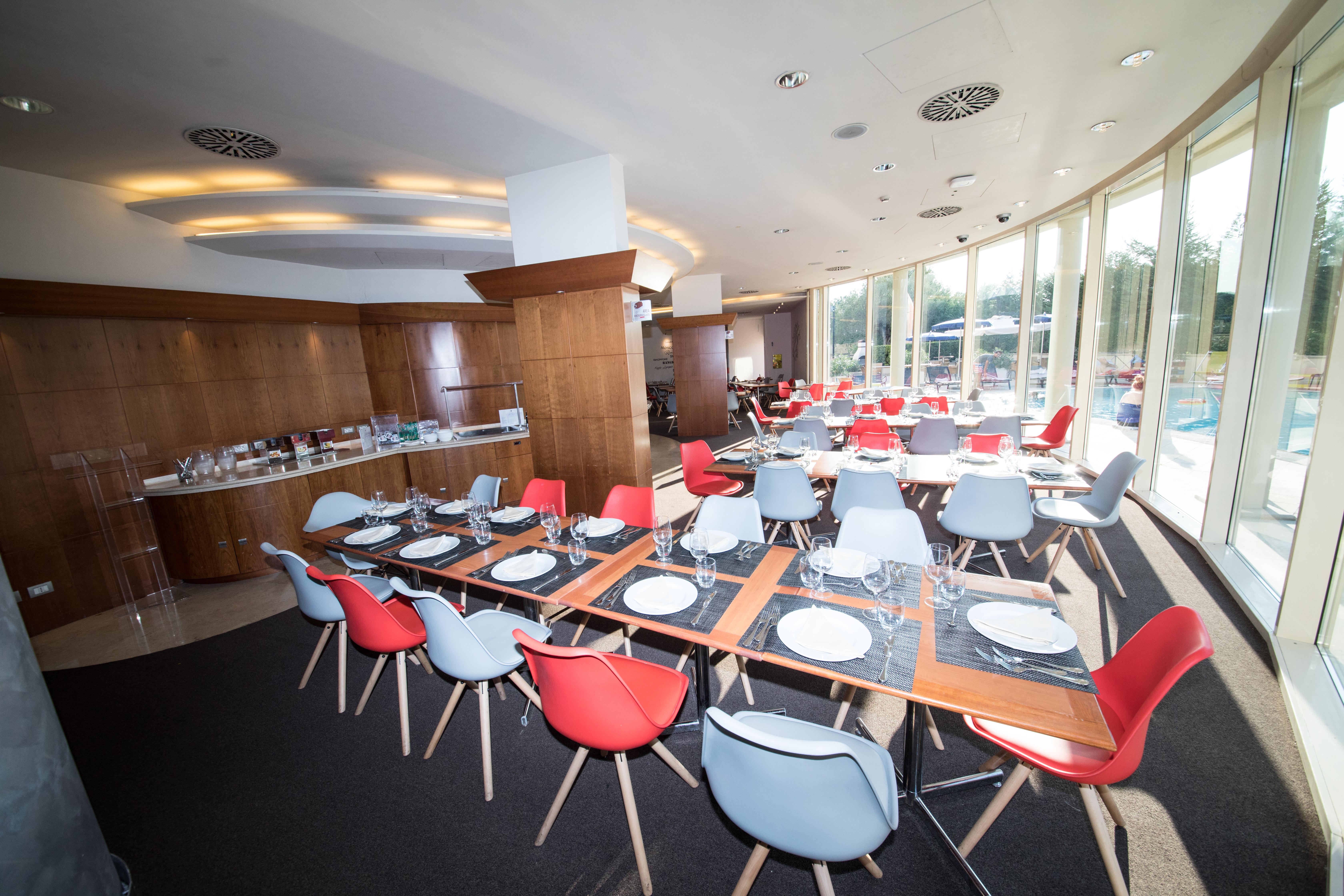 Hotel Novotel Est 4*